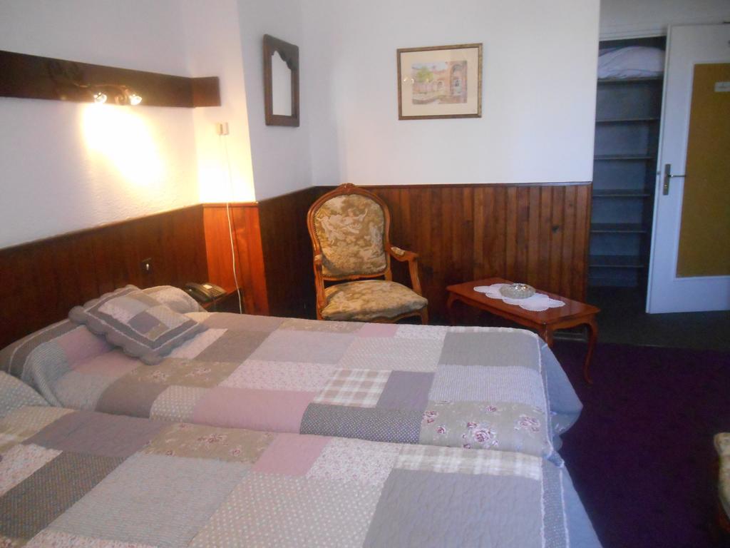L'Echo Et L'Abbaye Acomodação com café da manhã La Chaise-Dieu Quarto foto