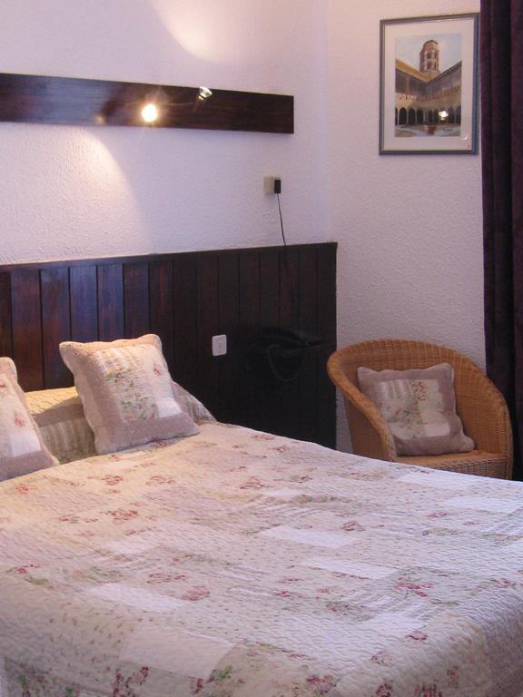 L'Echo Et L'Abbaye Acomodação com café da manhã La Chaise-Dieu Quarto foto